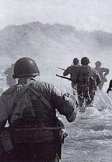 Een in het water kan men niet snel genoeg op het strand van Utah zijn.